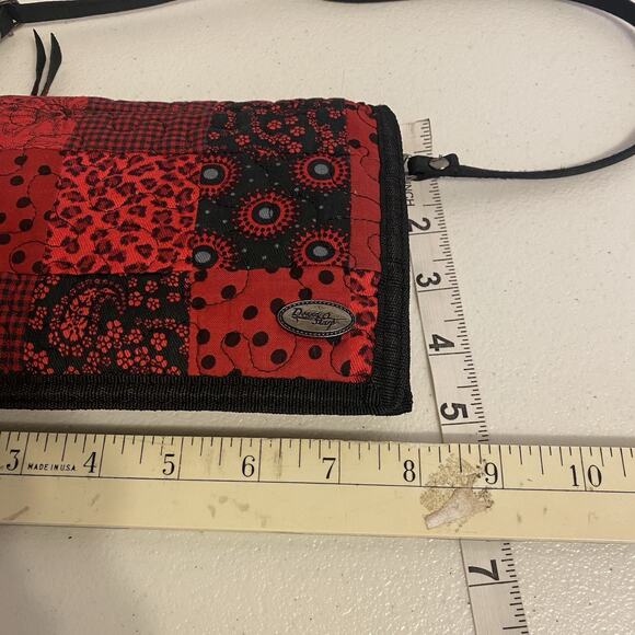 Donna Sharp Quilted Black Red Floral Crossbody Wallet Purse Cards Holder VTG - Picture 2 of 7